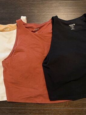 Old Navy Women's Active Tank Tops/Crop Tops - Black, Rust, White (Set of 3)